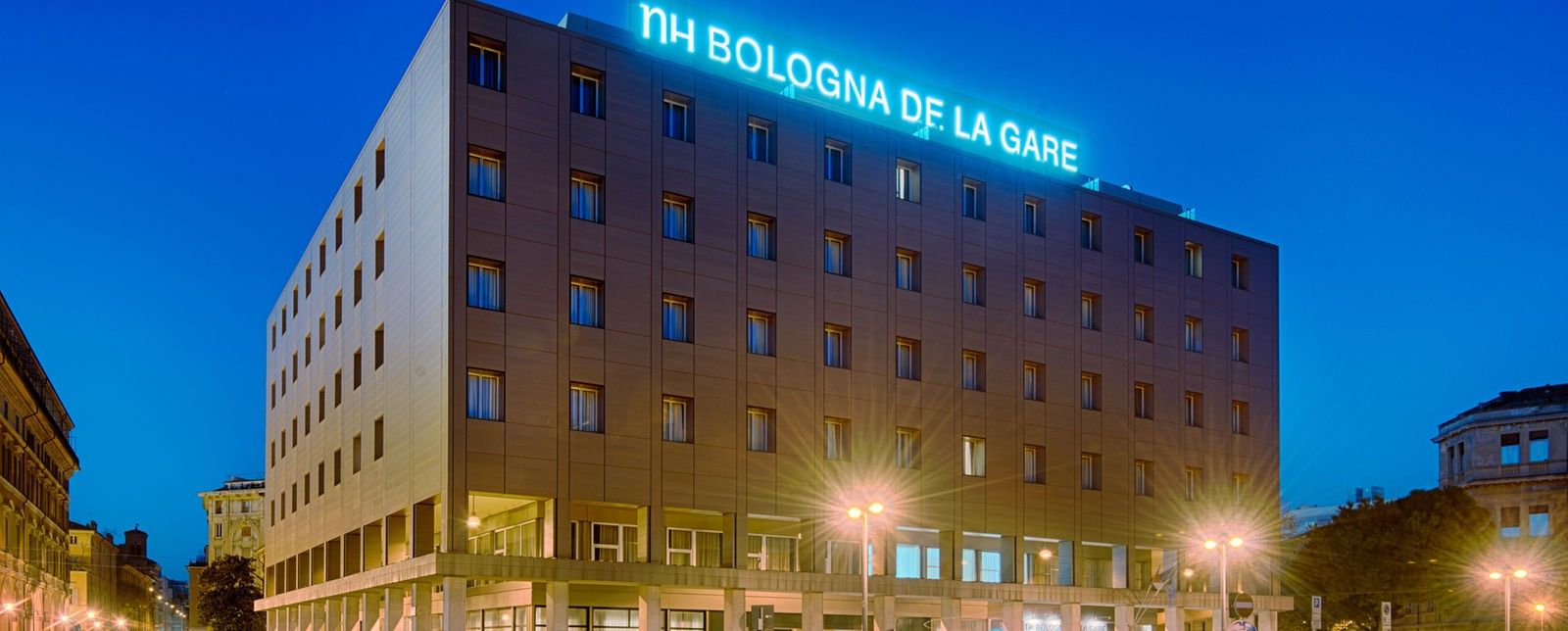Отель Nh Bologna De La Gare Экстерьер фото